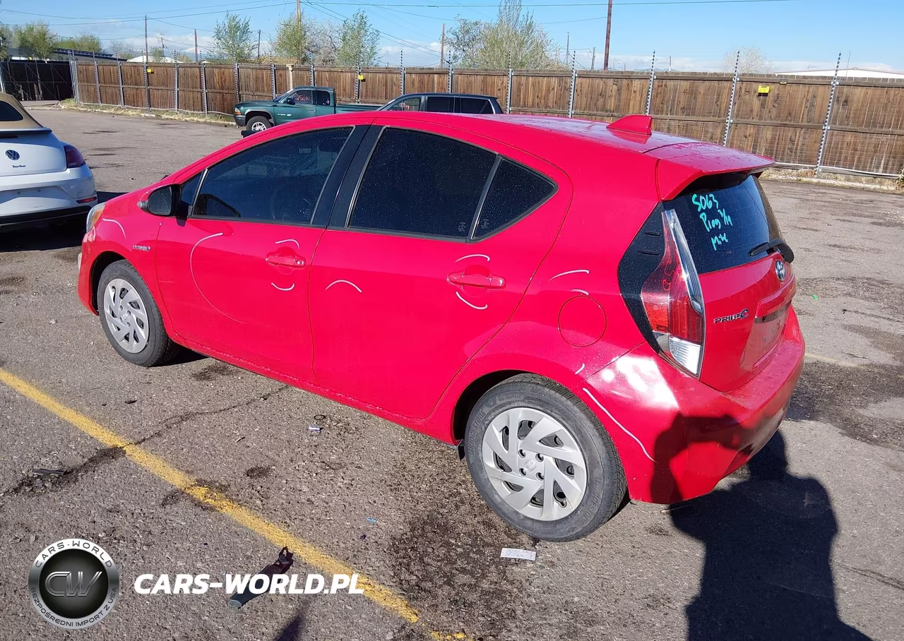 2016 Toyota Prius C One VIN:JTDKDTB3XG1131124 - 3