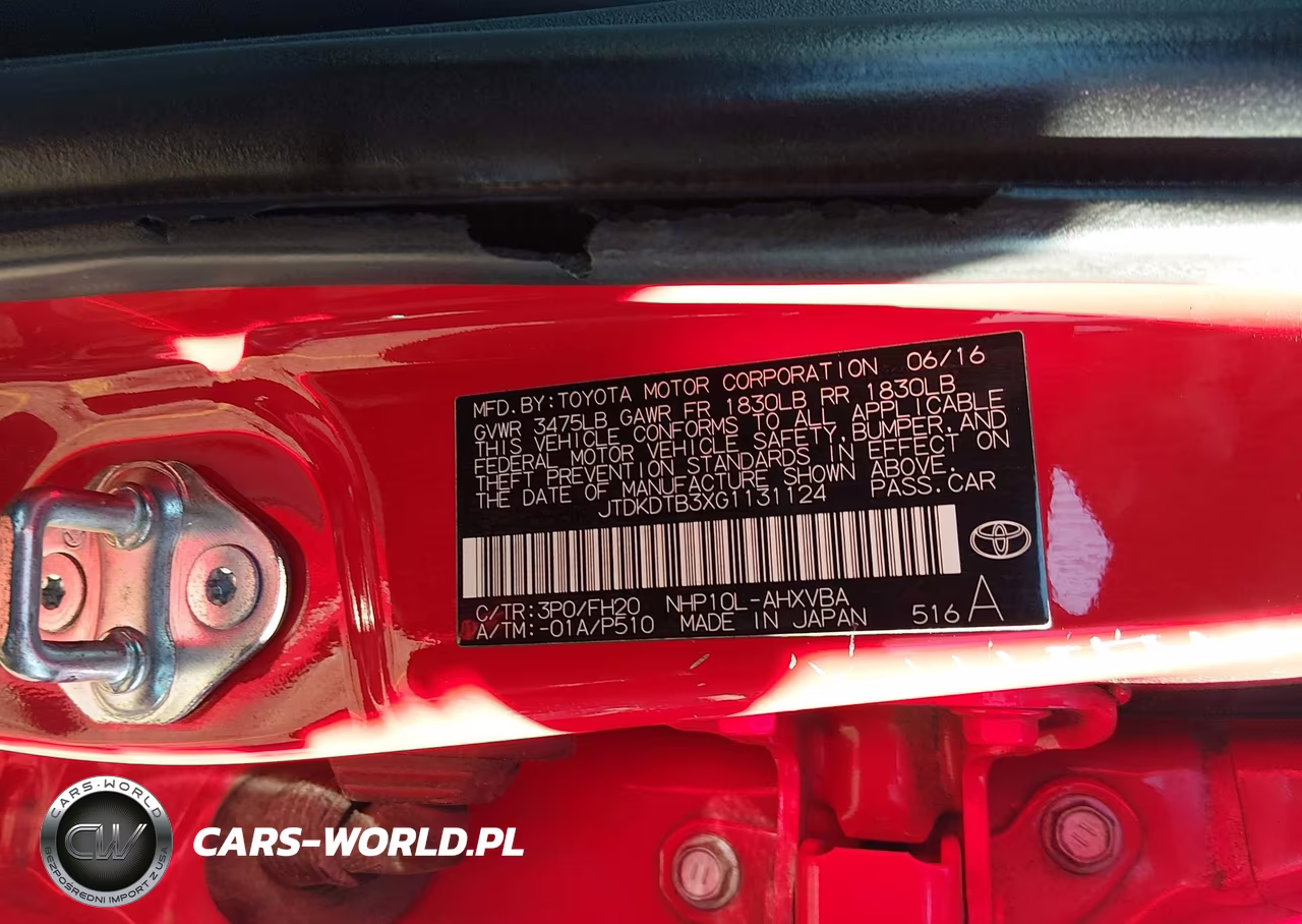2016 Toyota Prius C One VIN:JTDKDTB3XG1131124 - 9