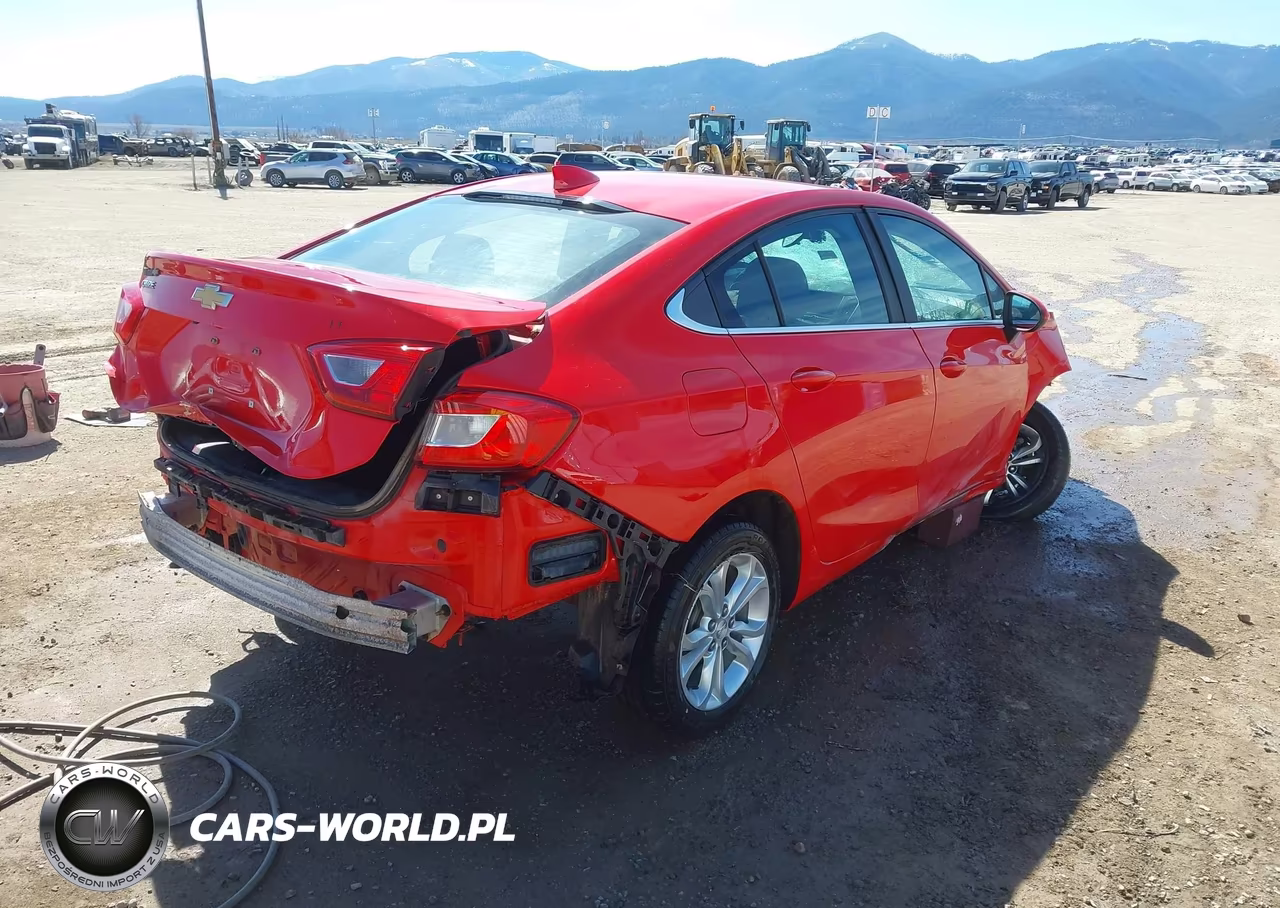 2019 Chevrolet Cruze Lt VIN:1G1BE5SM1K7118634 - 4