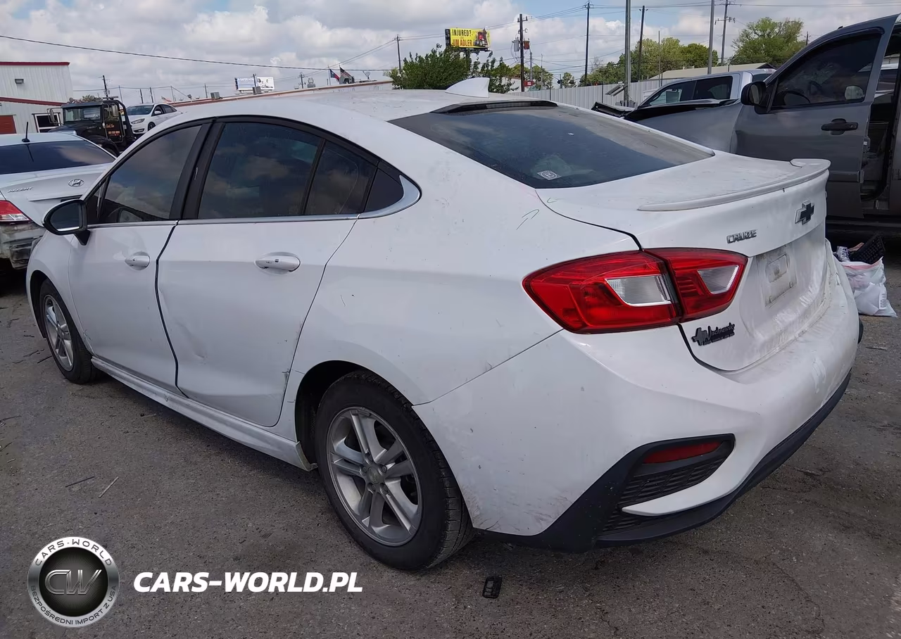 2018 Chevrolet Cruze Lt Auto VIN:1G1BE5SM9J7162797 - 3