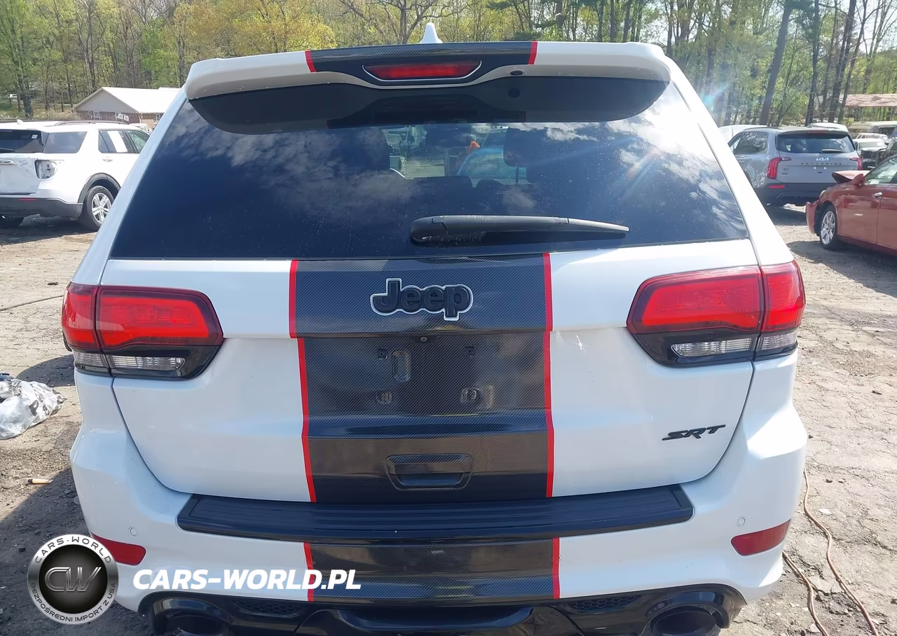 2015 Jeep Grand Cherokee Srt VIN:1C4RJFDJ8FC197002 - 17