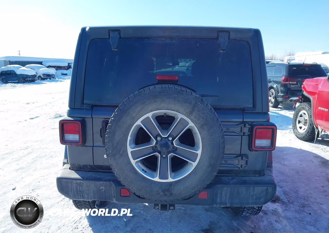2019 Jeep Wrangler Unlimited Sahara 4X4 VIN:1C4HJXEN0KW564499 - 16