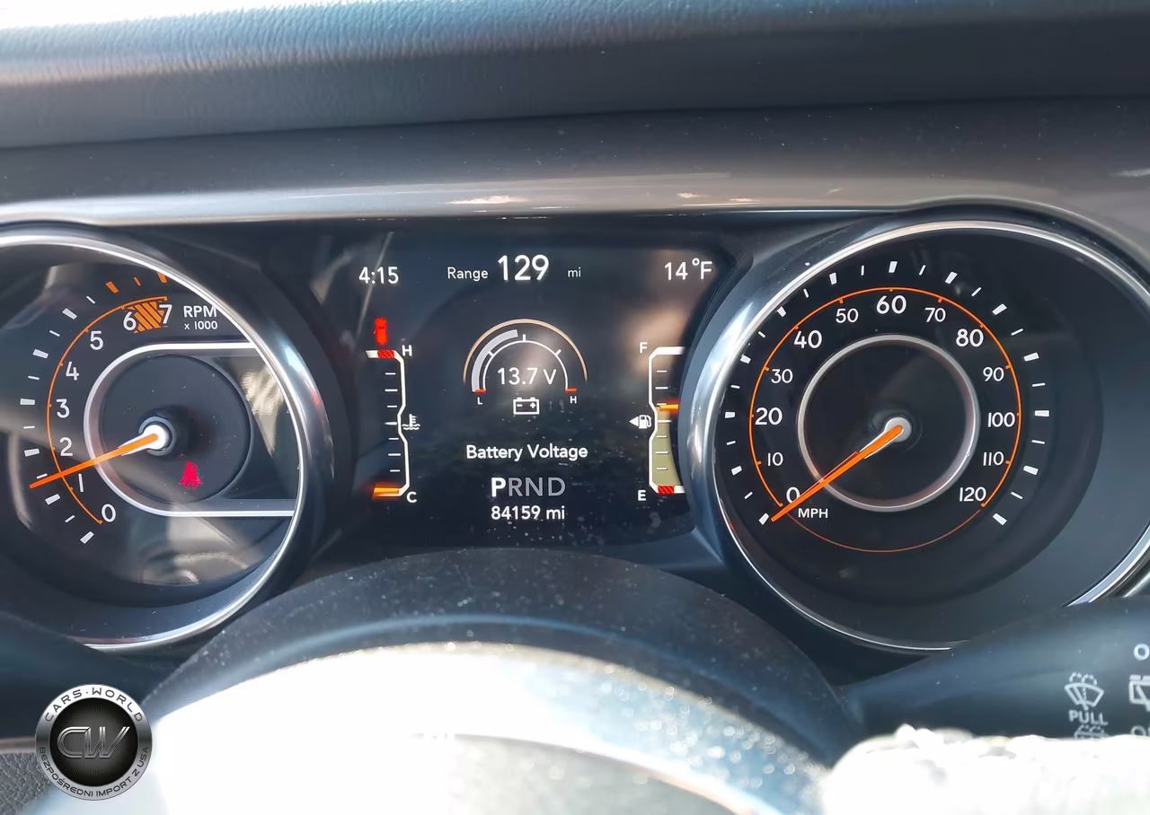 2019 Jeep Wrangler Unlimited Sahara 4X4 VIN:1C4HJXEN0KW564499 - 7