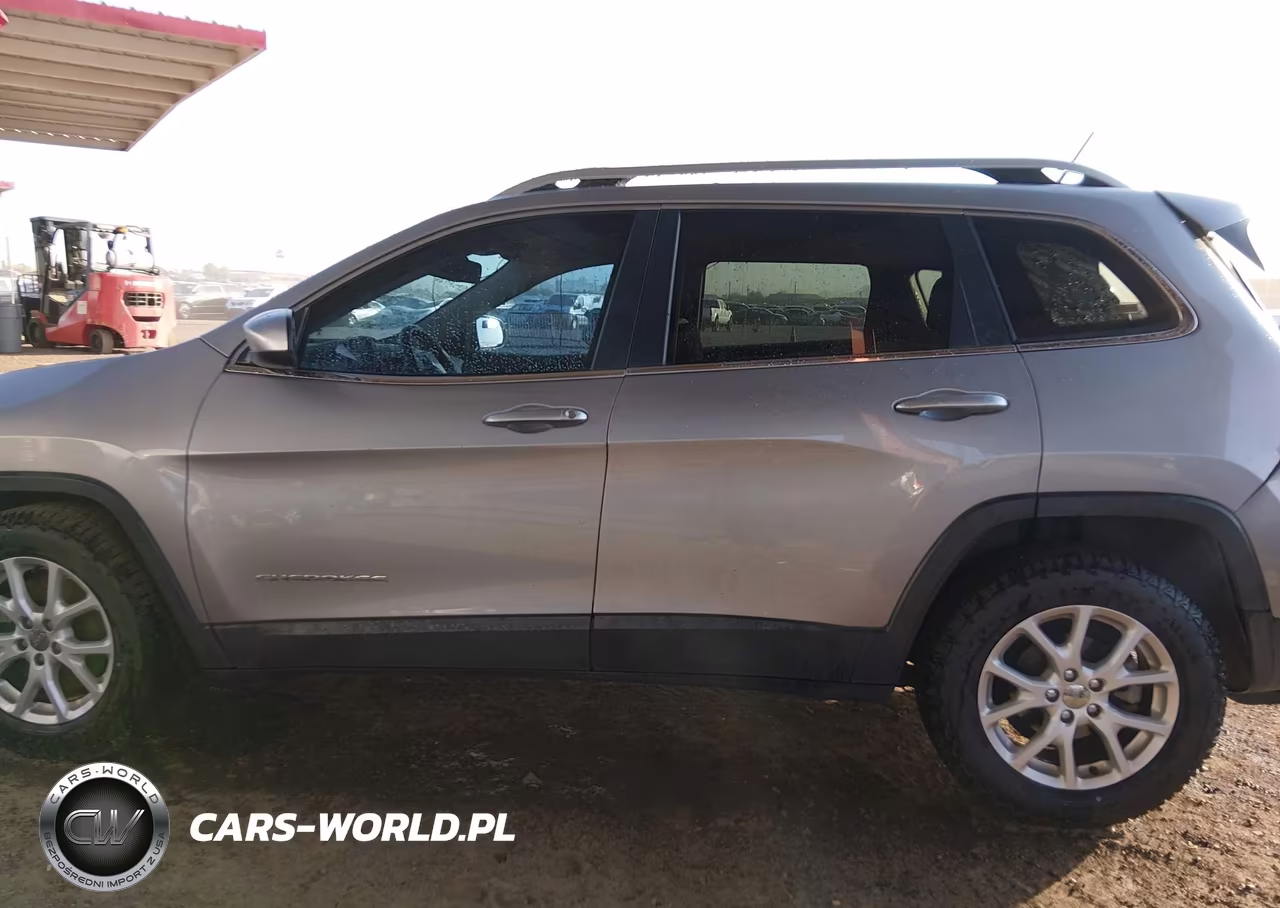2015 Jeep Cherokee Latitude VIN:1C4PJLCB5FW631116 - 14