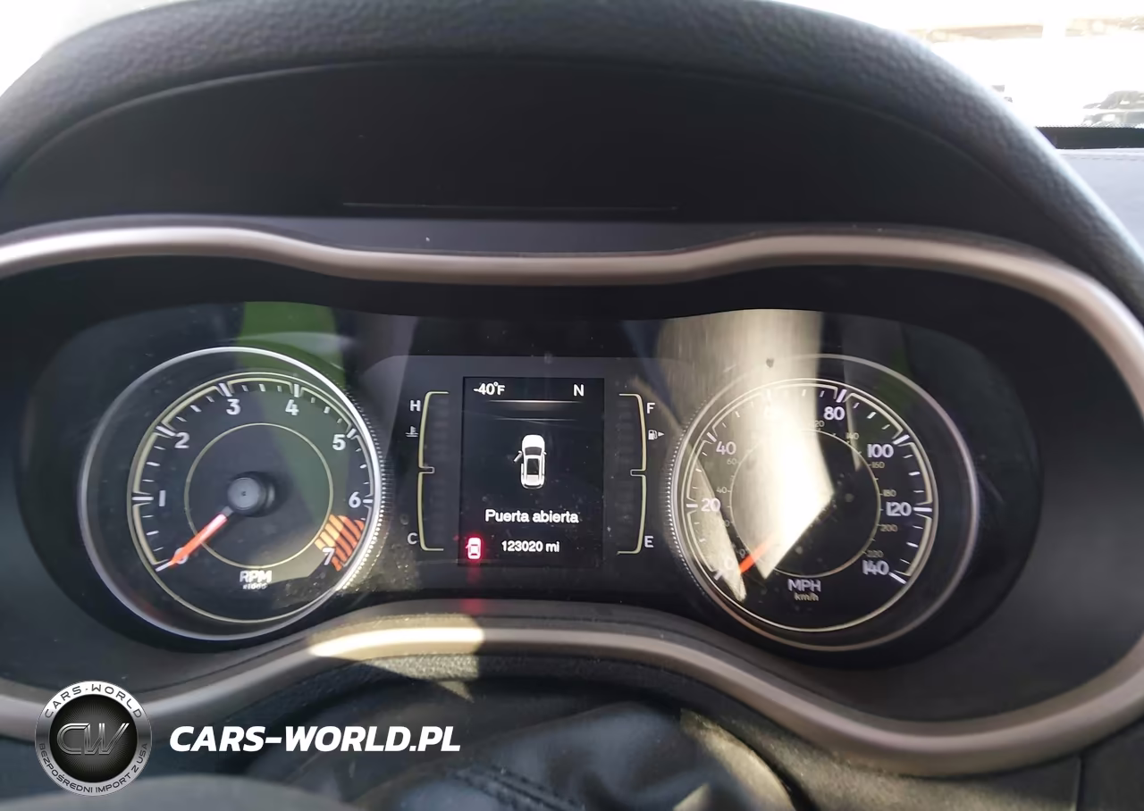 2015 Jeep Cherokee Latitude VIN:1C4PJLCB5FW631116 - 7
