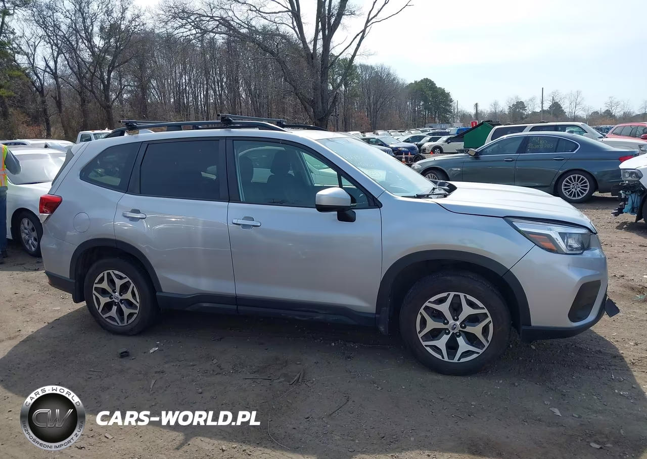 2019 Subaru Forester Premium VIN:JF2SKAEC9KH425248 - 13