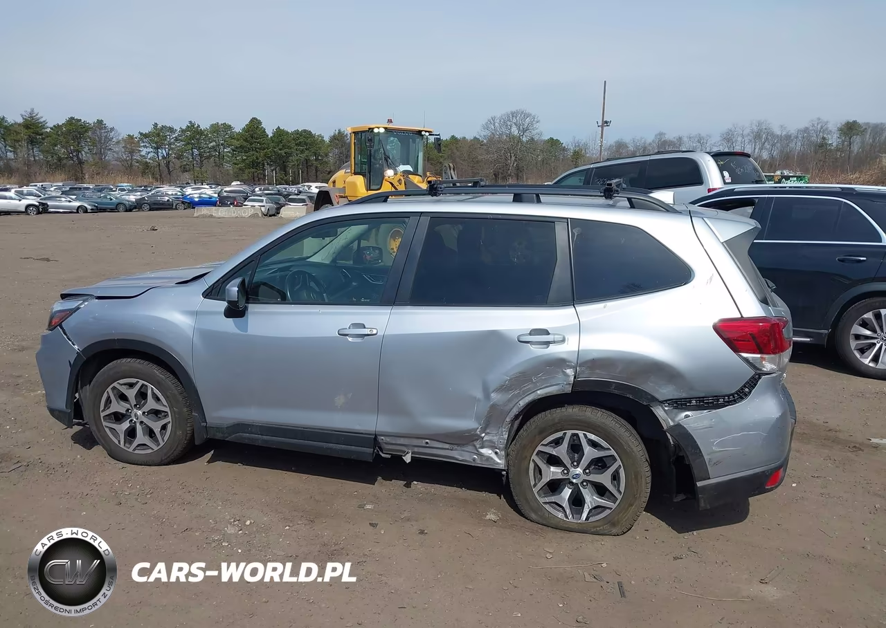 2019 Subaru Forester Premium VIN:JF2SKAEC9KH425248 - 14