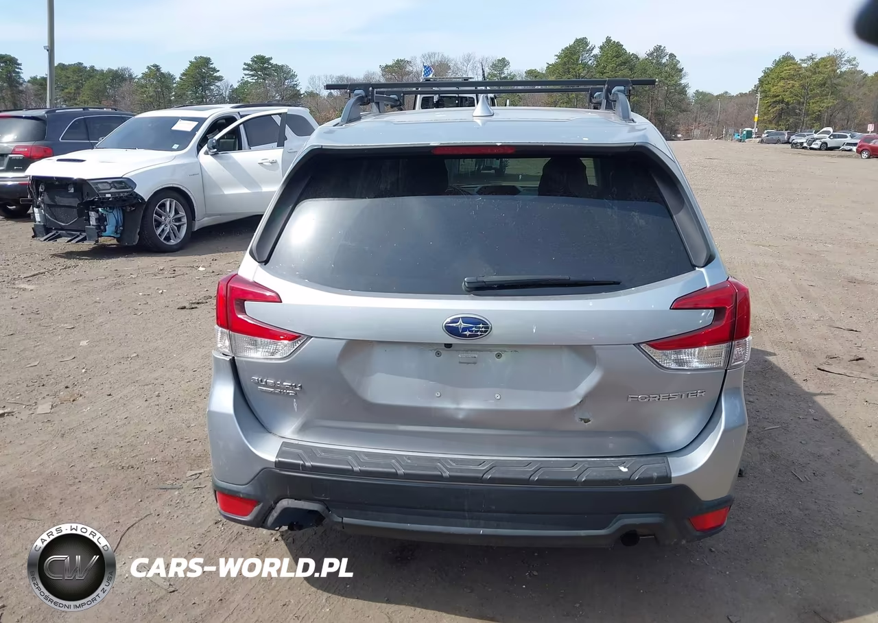 2019 Subaru Forester Premium VIN:JF2SKAEC9KH425248 - 16