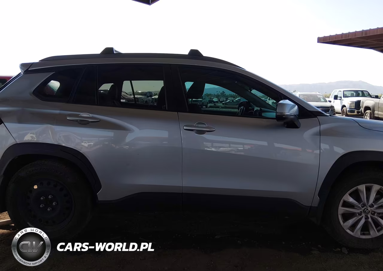 2023 Toyota Corolla Cross Le VIN:7MUCAABG5PV054630 - 13