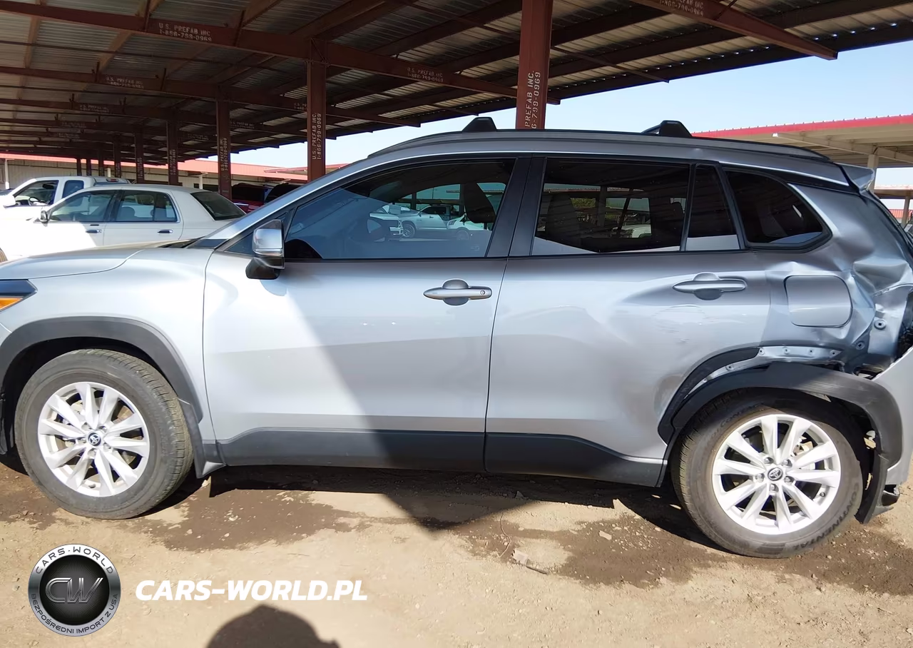 2023 Toyota Corolla Cross Le VIN:7MUCAABG5PV054630 - 14