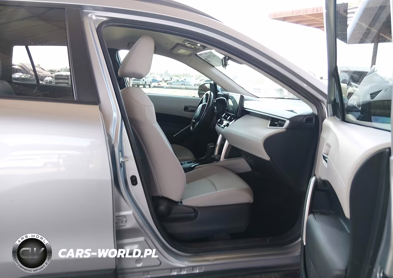 2023 Toyota Corolla Cross Le VIN:7MUCAABG5PV054630 - 5