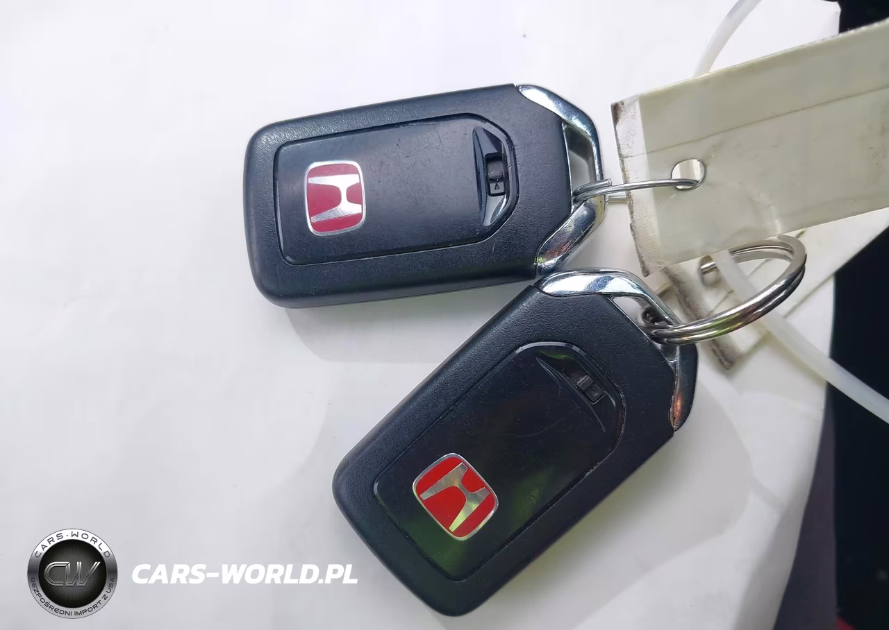 2019 Honda Civic Type R Touring VIN:SHHFK8G7XKU203597 - 11