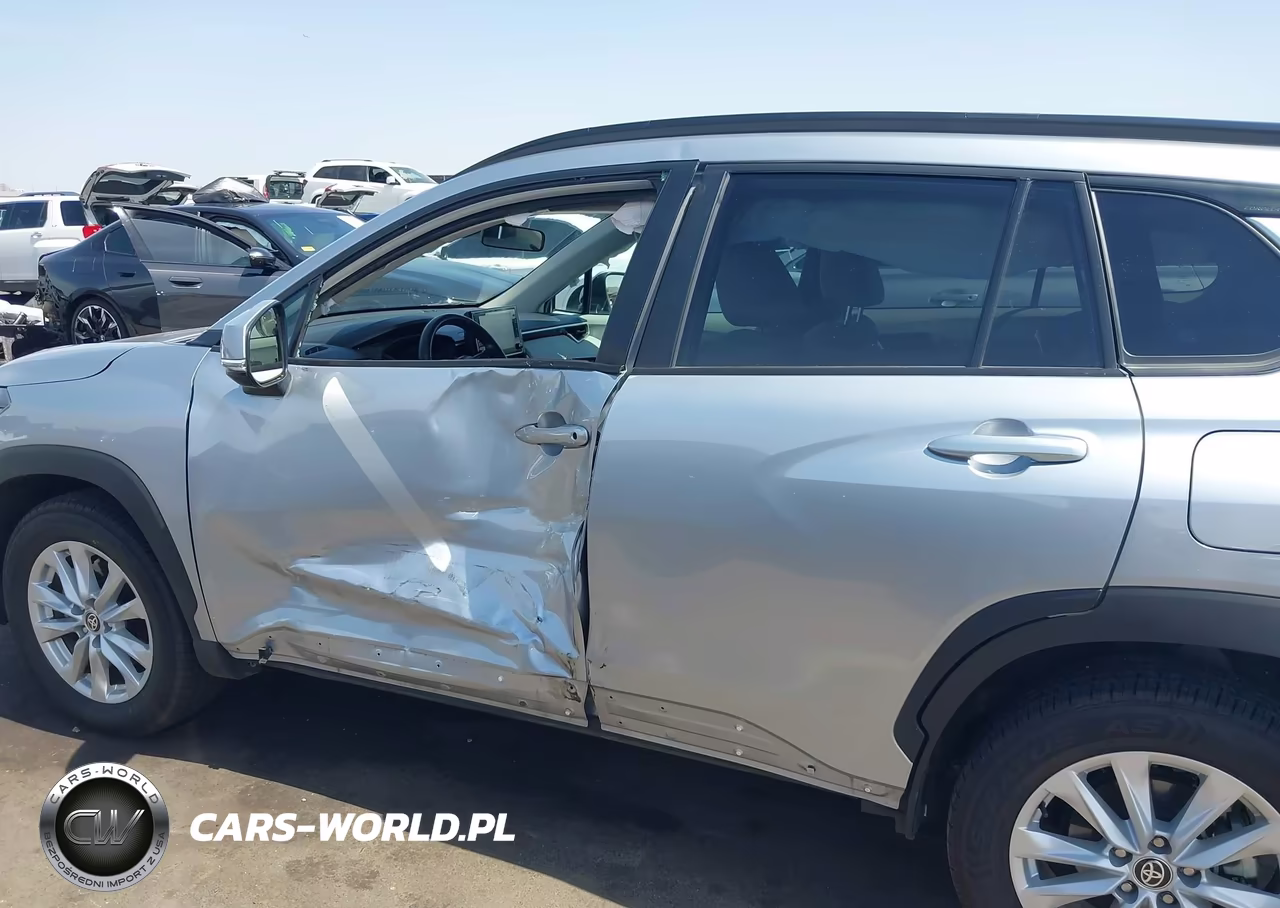 2022 Toyota Corolla Cross Le VIN:7MUCAAAG9NV015215 - 14
