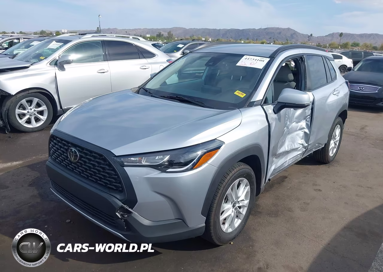 2022 Toyota Corolla Cross Le VIN:7MUCAAAG9NV015215 - 2