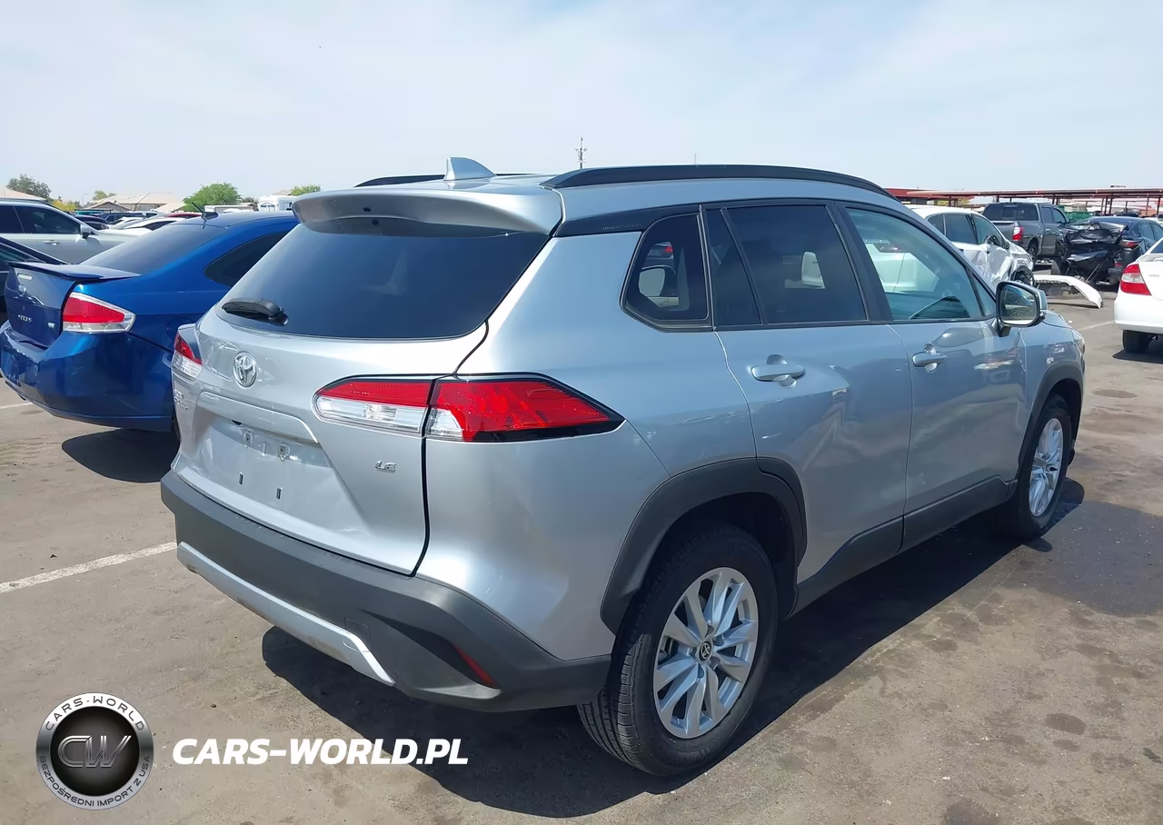 2022 Toyota Corolla Cross Le VIN:7MUCAAAG9NV015215 - 4