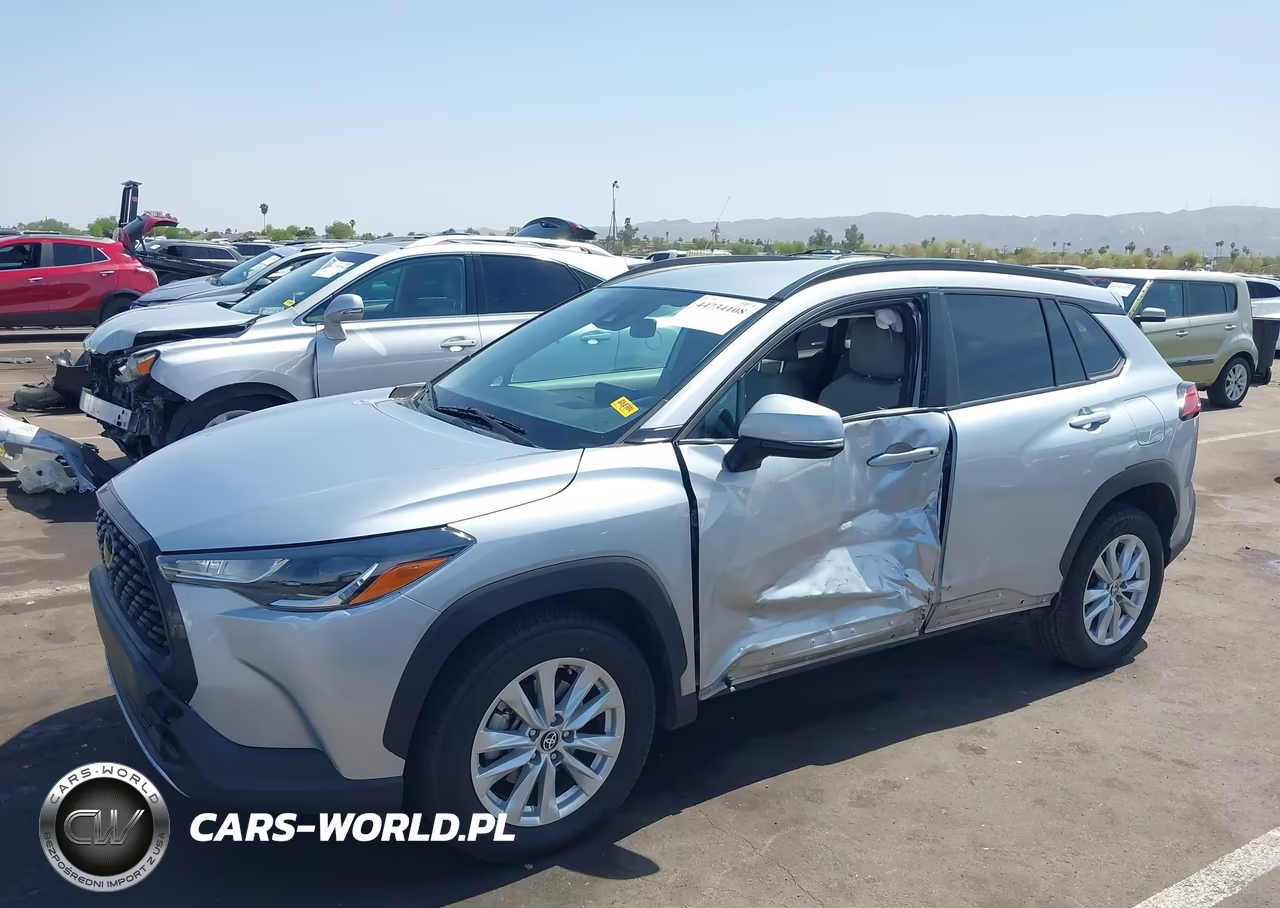 2022 Toyota Corolla Cross Le VIN:7MUCAAAG9NV015215 - 6
