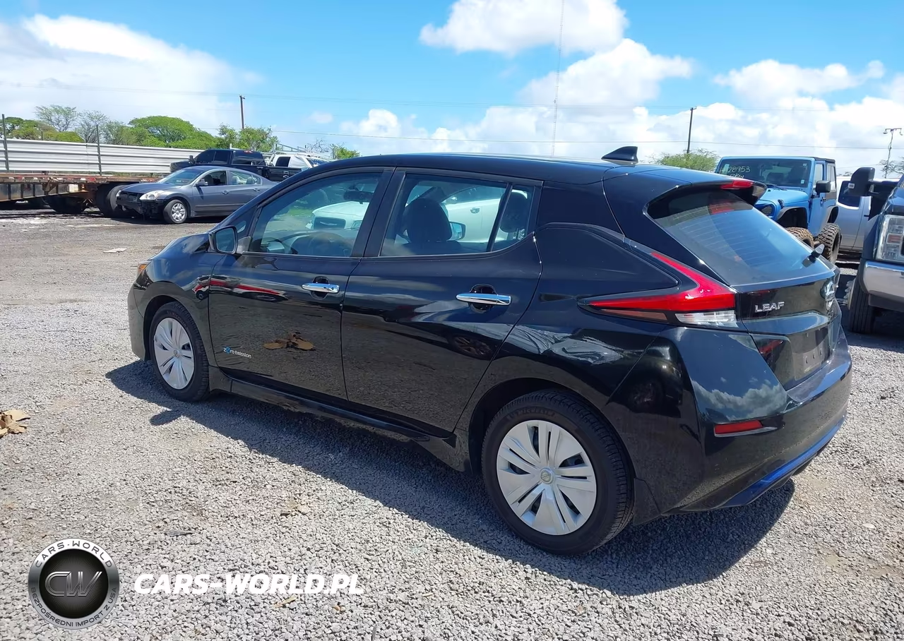 2018 Nissan Leaf S VIN:1N4AZ1CP7JC304439 - 3