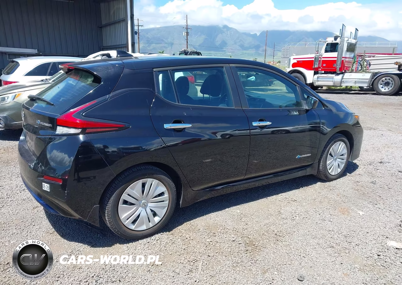 2018 Nissan Leaf S VIN:1N4AZ1CP7JC304439 - 4