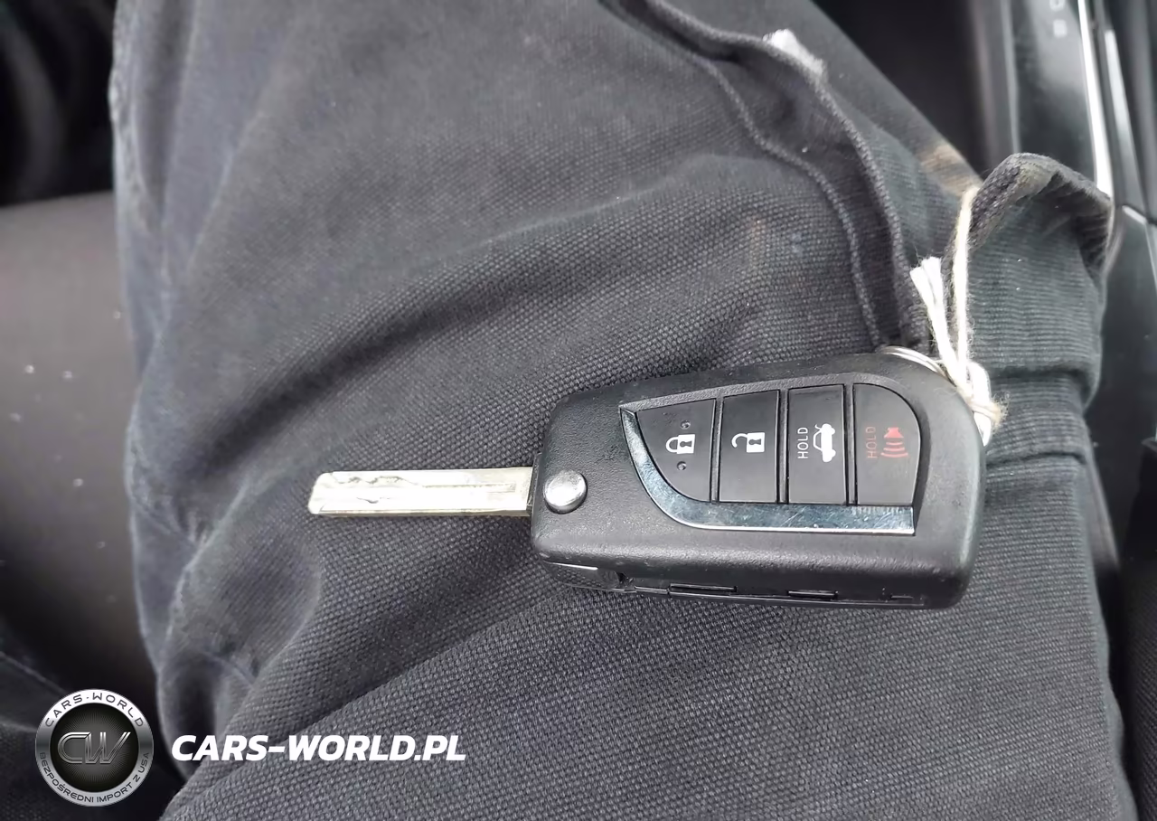 2020 Toyota Corolla Le VIN:5YFEPRAE1LP017500 - 11
