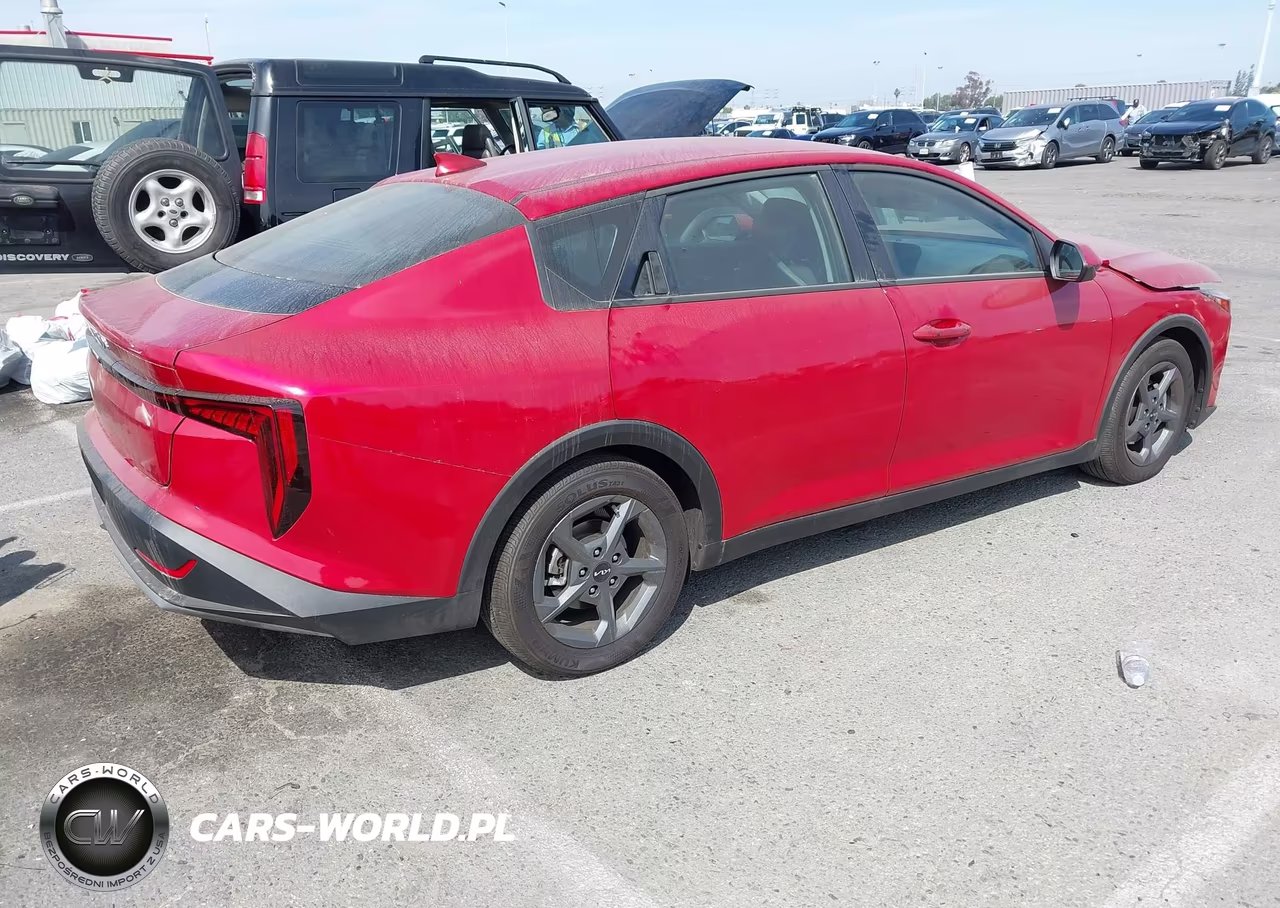 2025 Kia K4 Lxs VIN:3KPFT4DE3SE249871 - 4