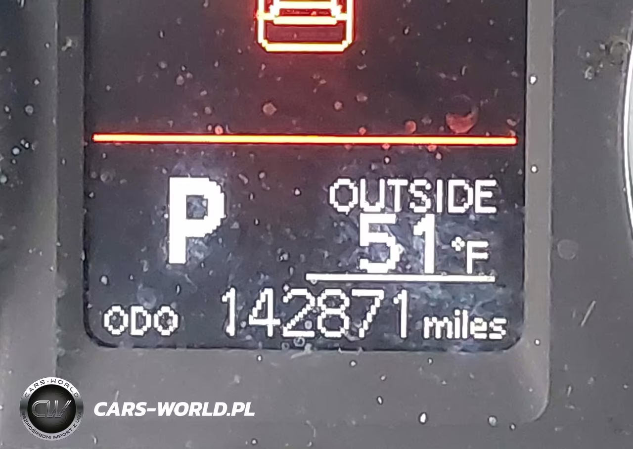 2017 Toyota Corolla Le VIN:5YFBURHE4HP686188 - 16