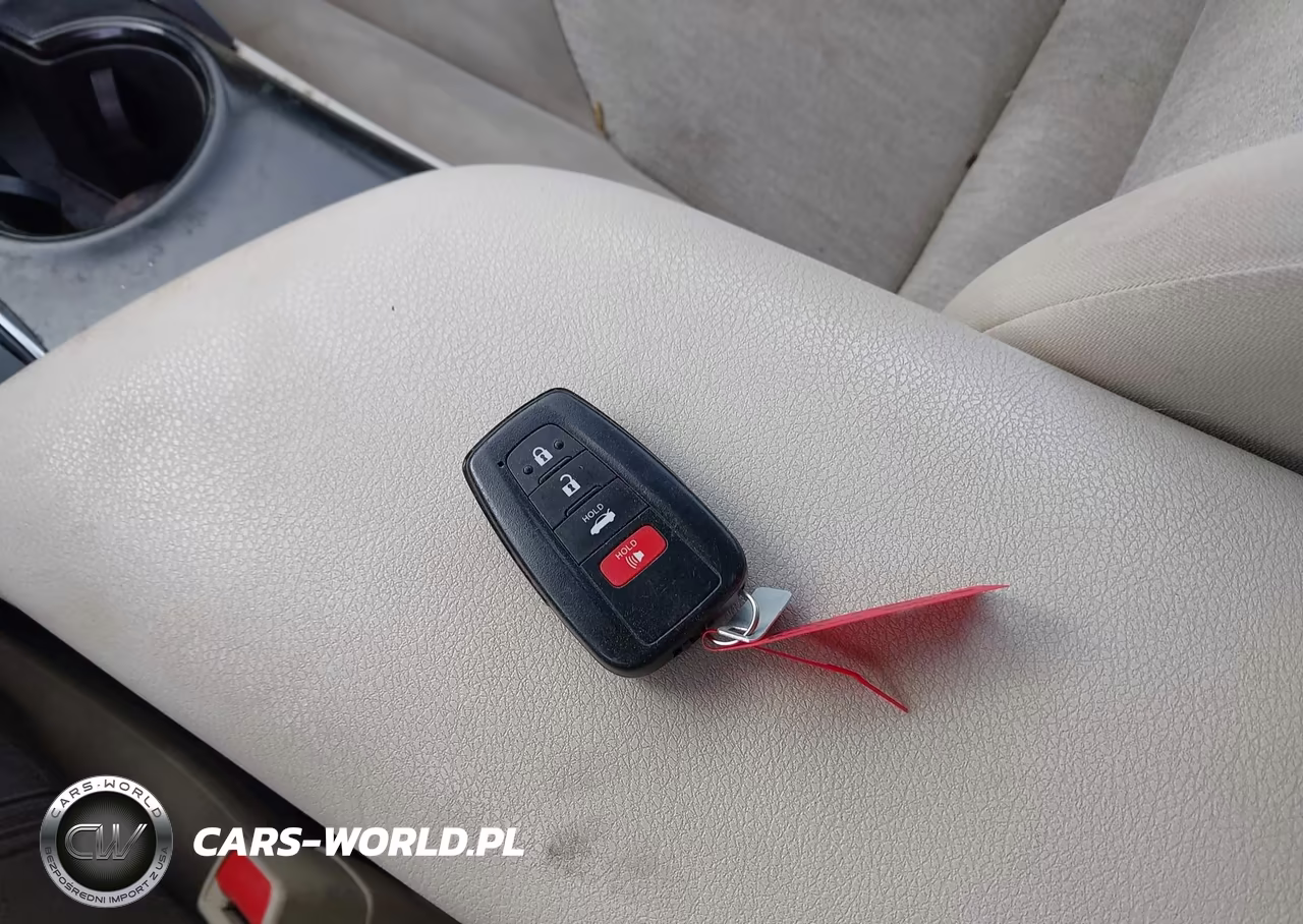 2020 Toyota Camry Le Hybrid VIN:4T1L31AK7LU523695 - 11