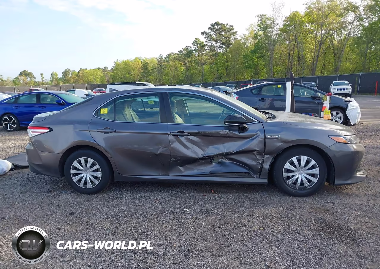2020 Toyota Camry Le Hybrid VIN:4T1L31AK7LU523695 - 13