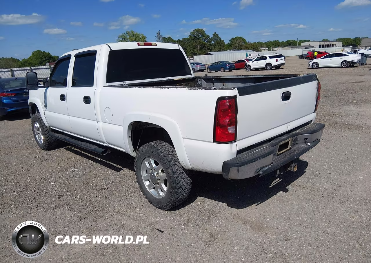 2004 Chevrolet Silverado 2500Hd Ls VIN:1GCHK23104F128206 - 3