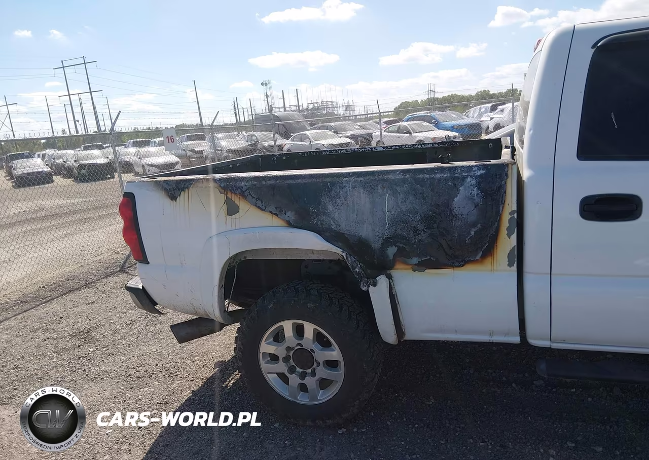 2004 Chevrolet Silverado 2500Hd Ls VIN:1GCHK23104F128206 - 6