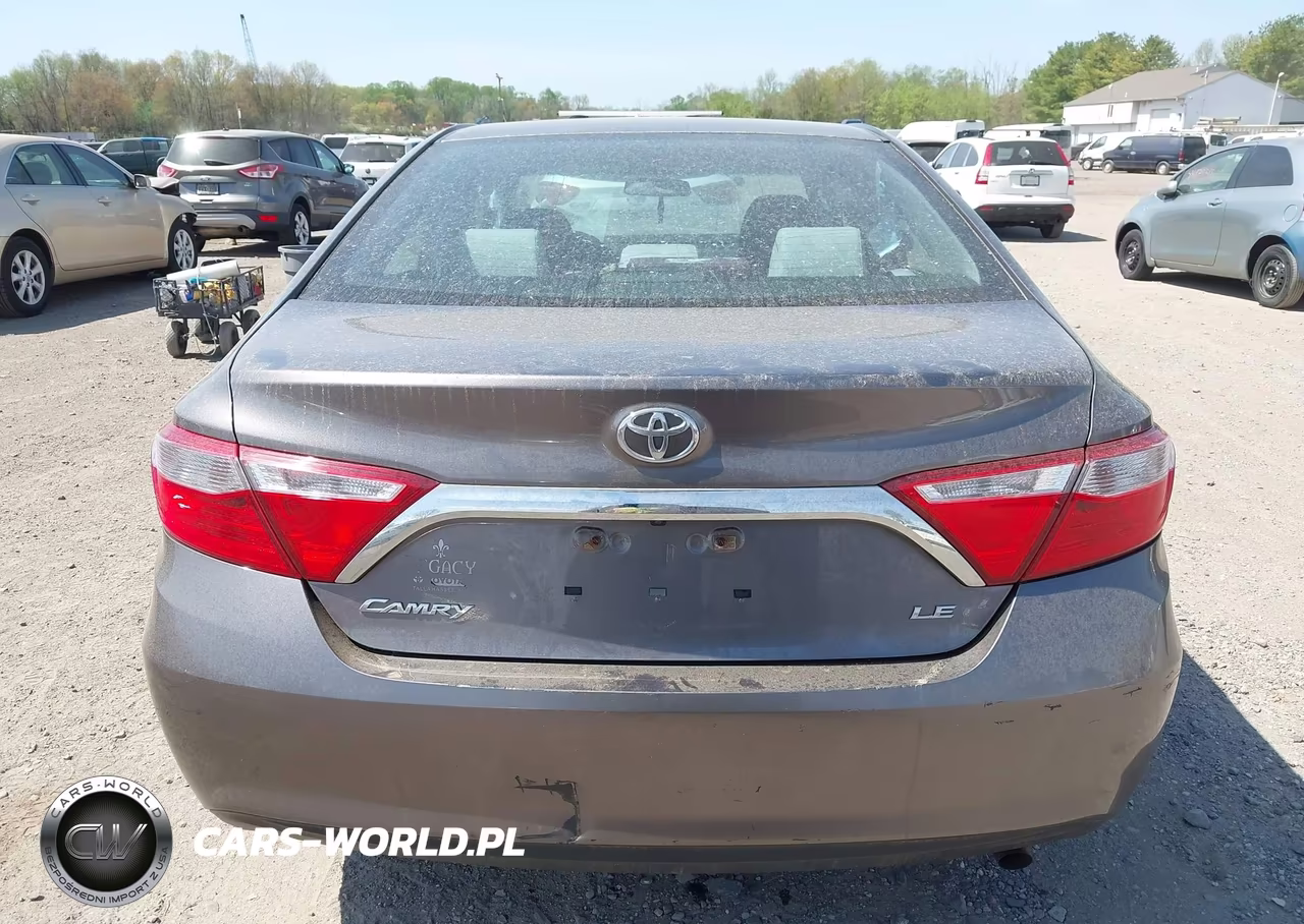 2017 Toyota Camry Le VIN:4T1BF1FK3HU439604 - 16
