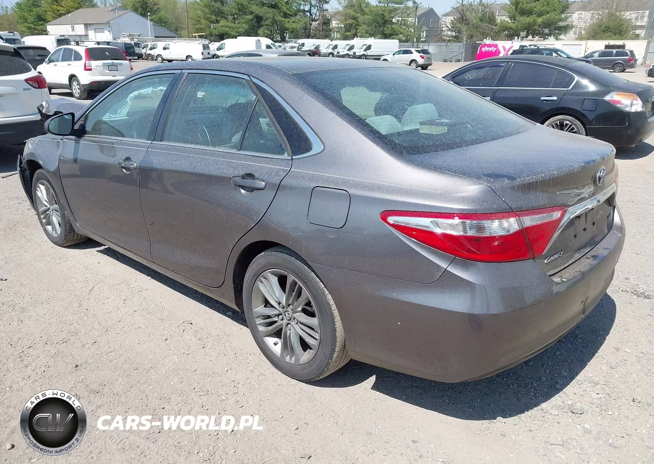 2017 Toyota Camry Le VIN:4T1BF1FK3HU439604 - 3