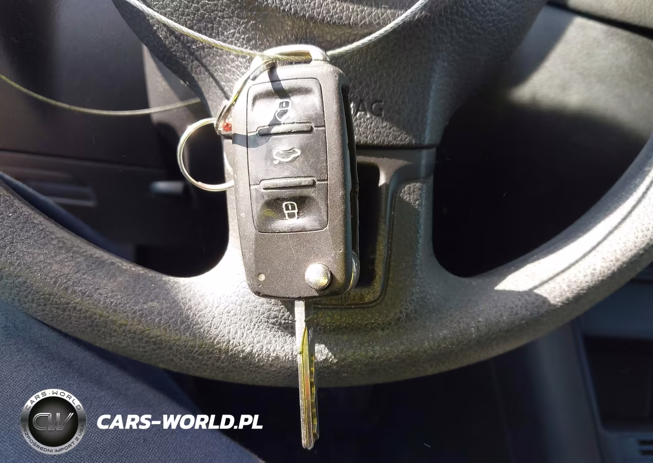 2012 Volkswagen Tiguan S VIN:WVGAV7AX0CW004105 - 11