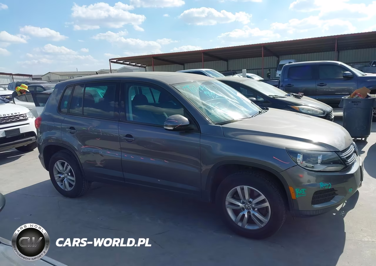 2012 Volkswagen Tiguan S VIN:WVGAV7AX0CW004105 - 13