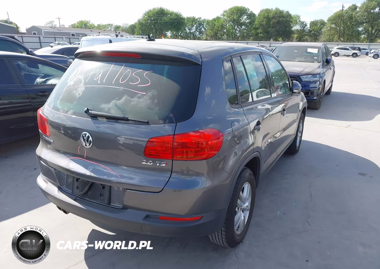 2012 Volkswagen Tiguan S VIN:WVGAV7AX0CW004105 - 4
