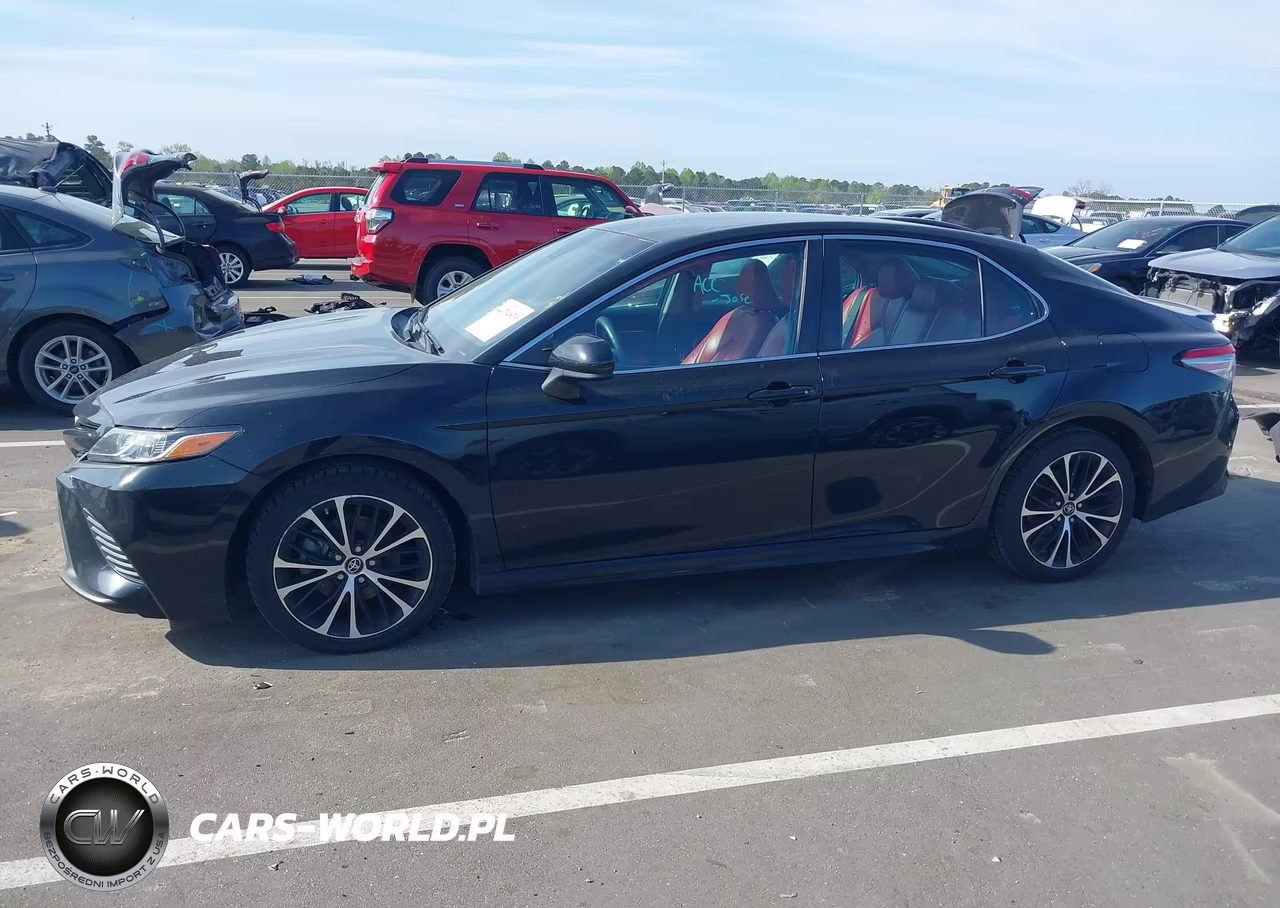 2018 Toyota Camry Se VIN:4T1B11HK5JU081018 - 14