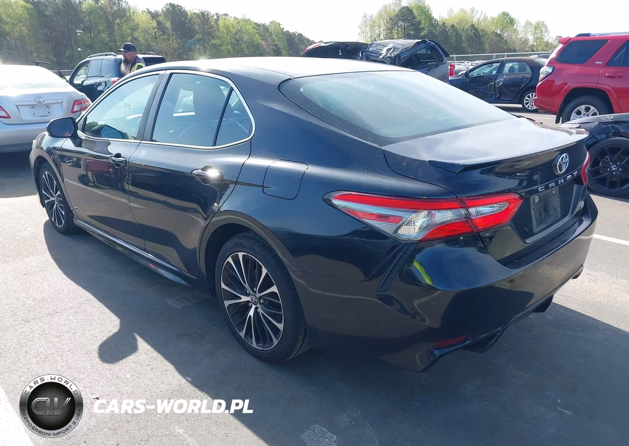 2018 Toyota Camry Se VIN:4T1B11HK5JU081018 - 3