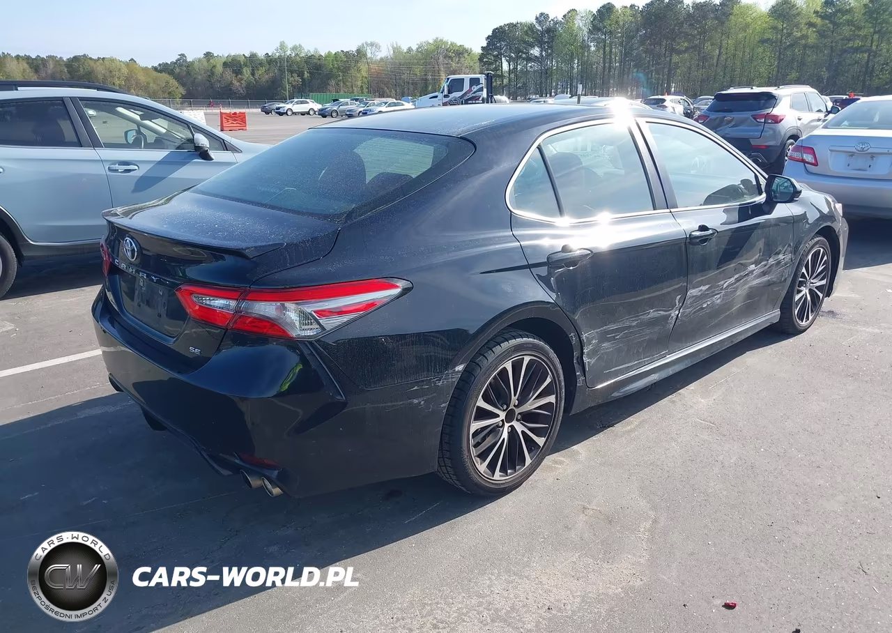 2018 Toyota Camry Se VIN:4T1B11HK5JU081018 - 4