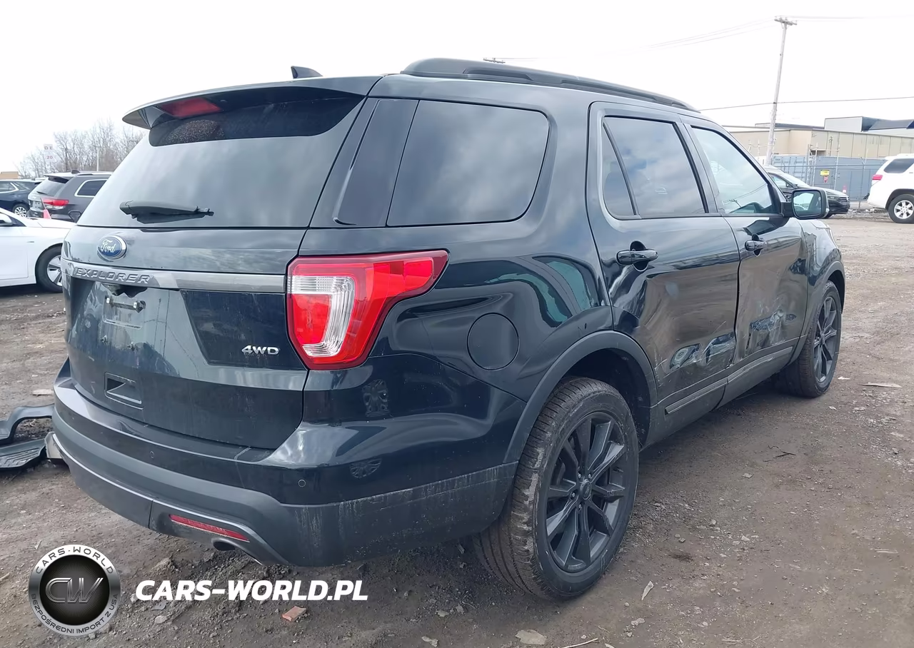 2017 Ford Explorer Xlt VIN:1FM5K8D84HGC50922 - 4