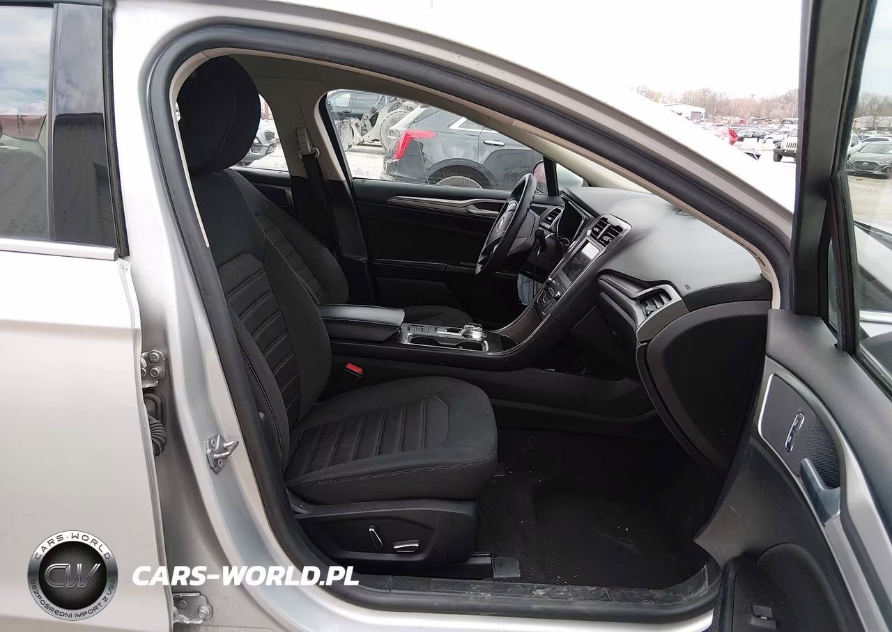2019 Ford Fusion Hybrid Se VIN:3FA6P0LUXKR257826 - 5