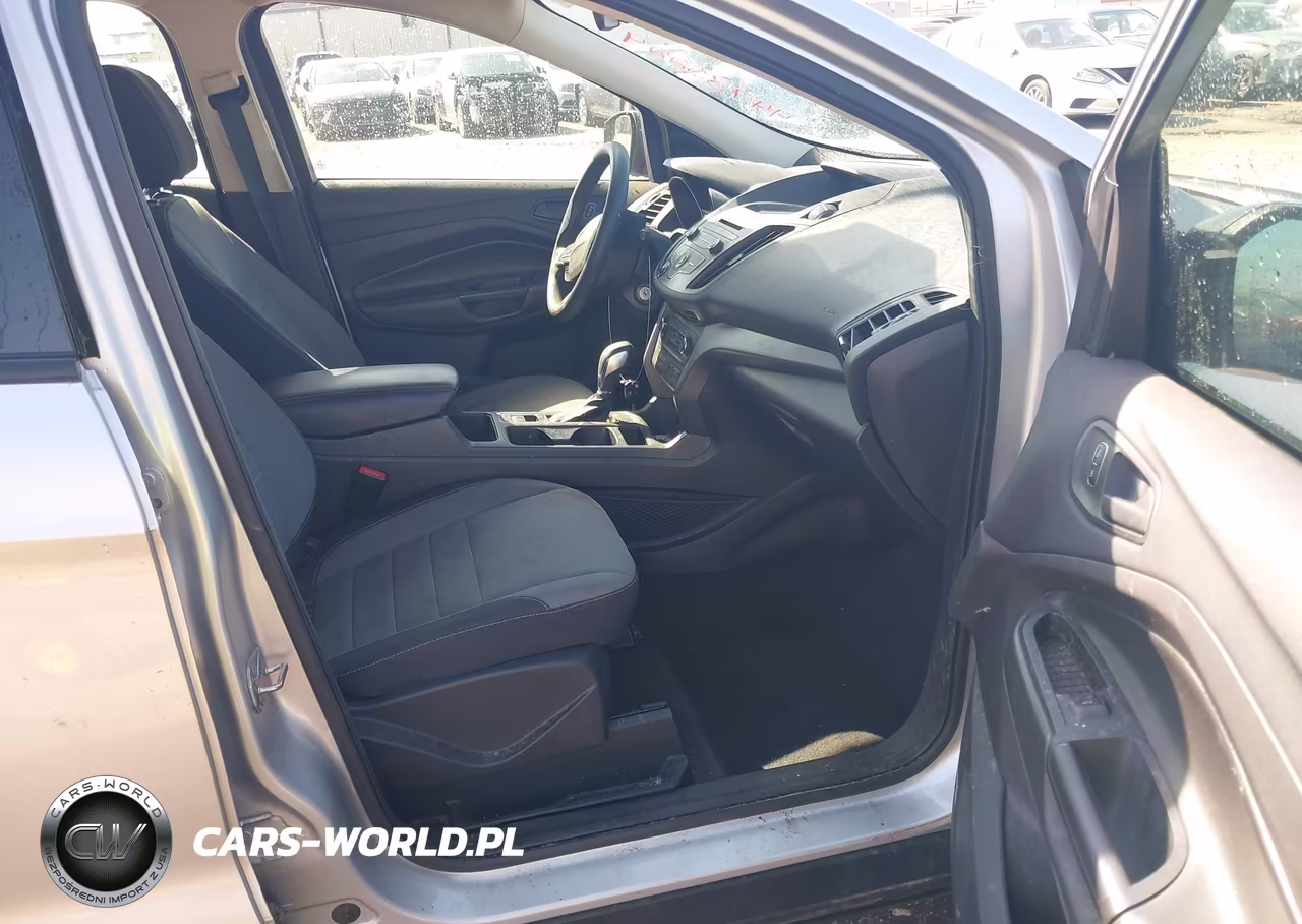 2017 Ford Escape S VIN:1FMCU0F73HUC31738 - 5
