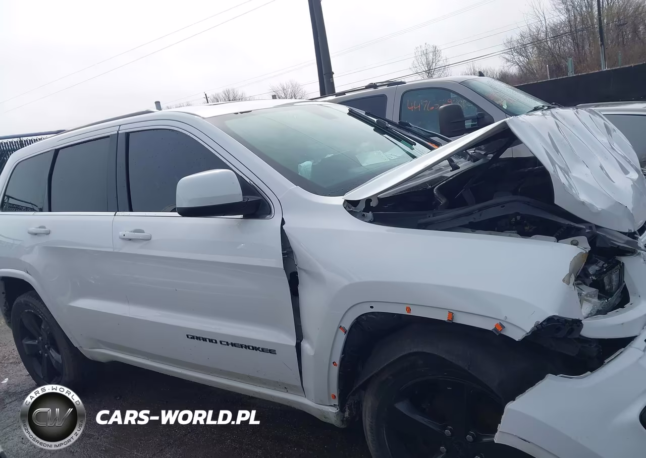 2015 Jeep Grand Cherokee Altitude VIN:1C4RJFAG6FC228823 - 13