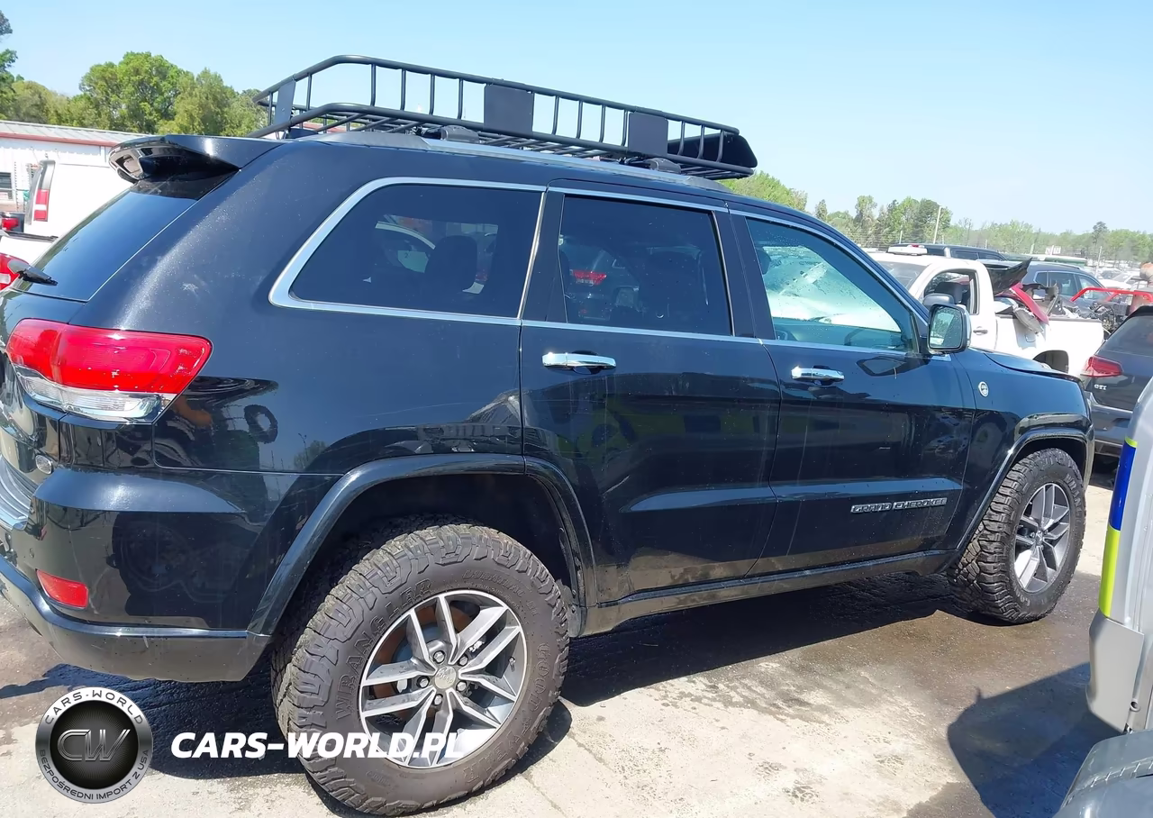 2017 Jeep Grand Cherokee Overland 4X4 VIN:1C4RJFCT0HC635694 - 13