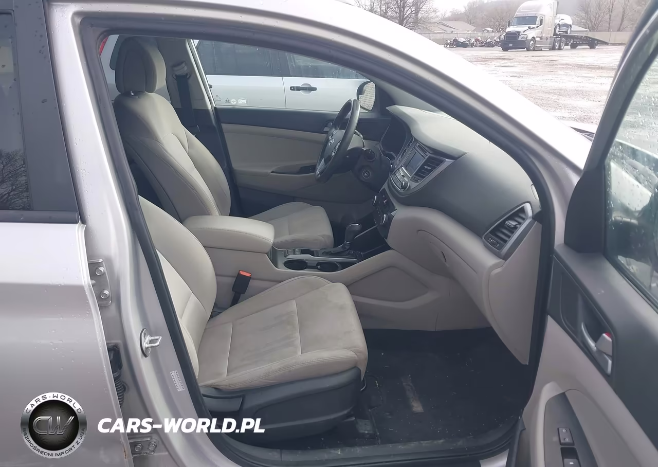 2017 Hyundai Tucson Se VIN:KM8J3CA46HU439945 - 5