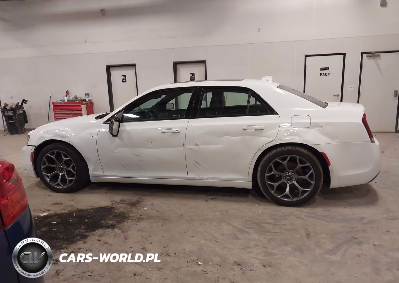 2016 Chrysler 300 300S VIN:2C3CCABG2GH287176 - 14