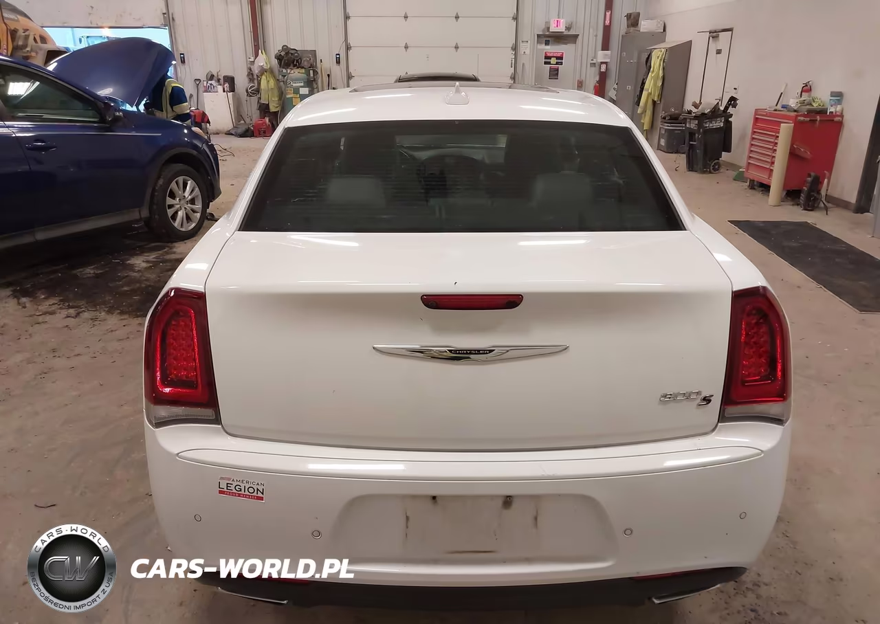 2016 Chrysler 300 300S VIN:2C3CCABG2GH287176 - 16