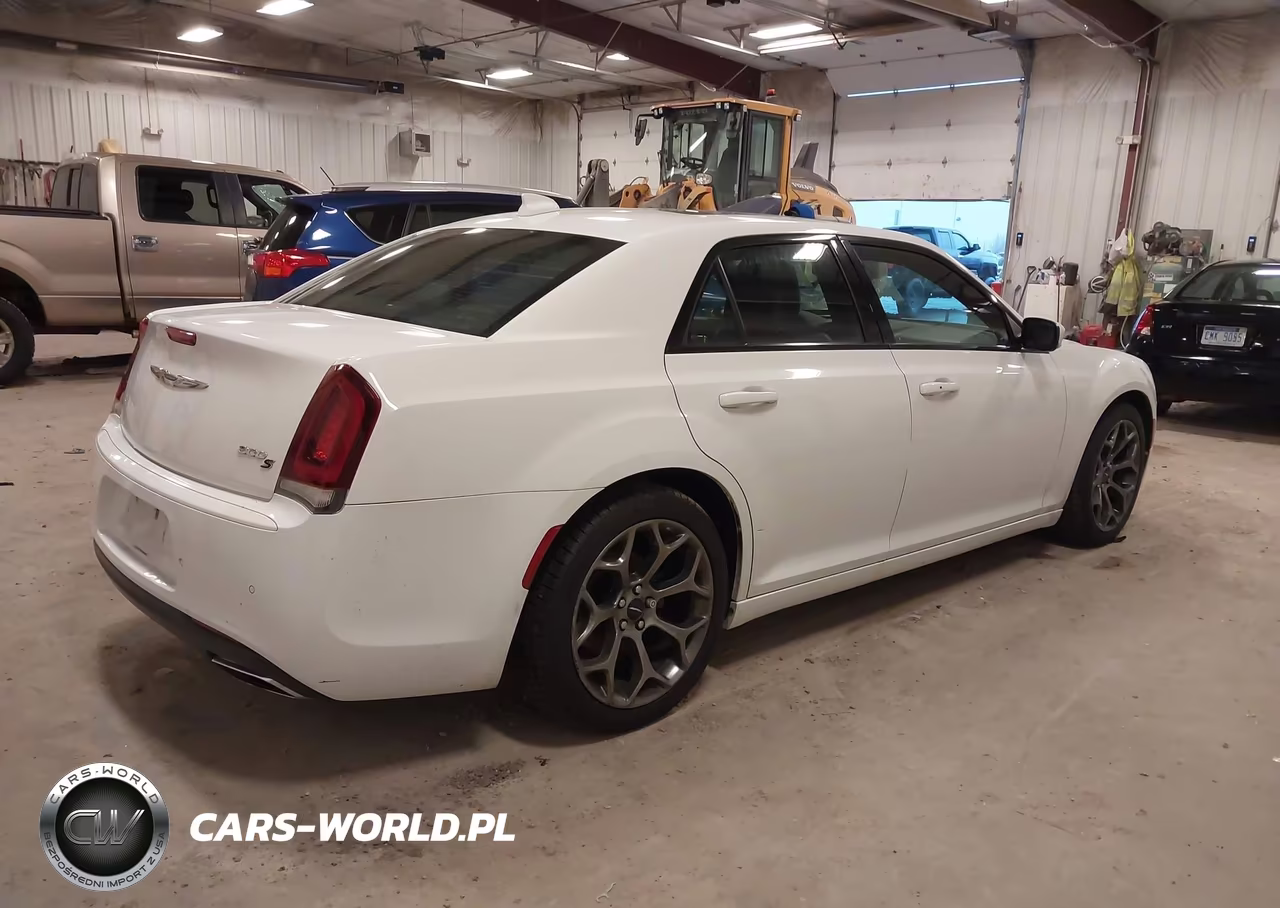 2016 Chrysler 300 300S VIN:2C3CCABG2GH287176 - 4