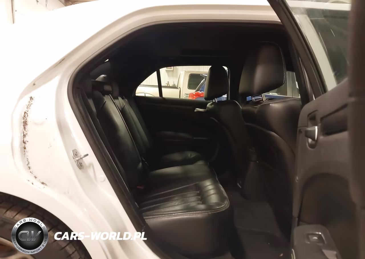 2016 Chrysler 300 300S VIN:2C3CCABG2GH287176 - 8