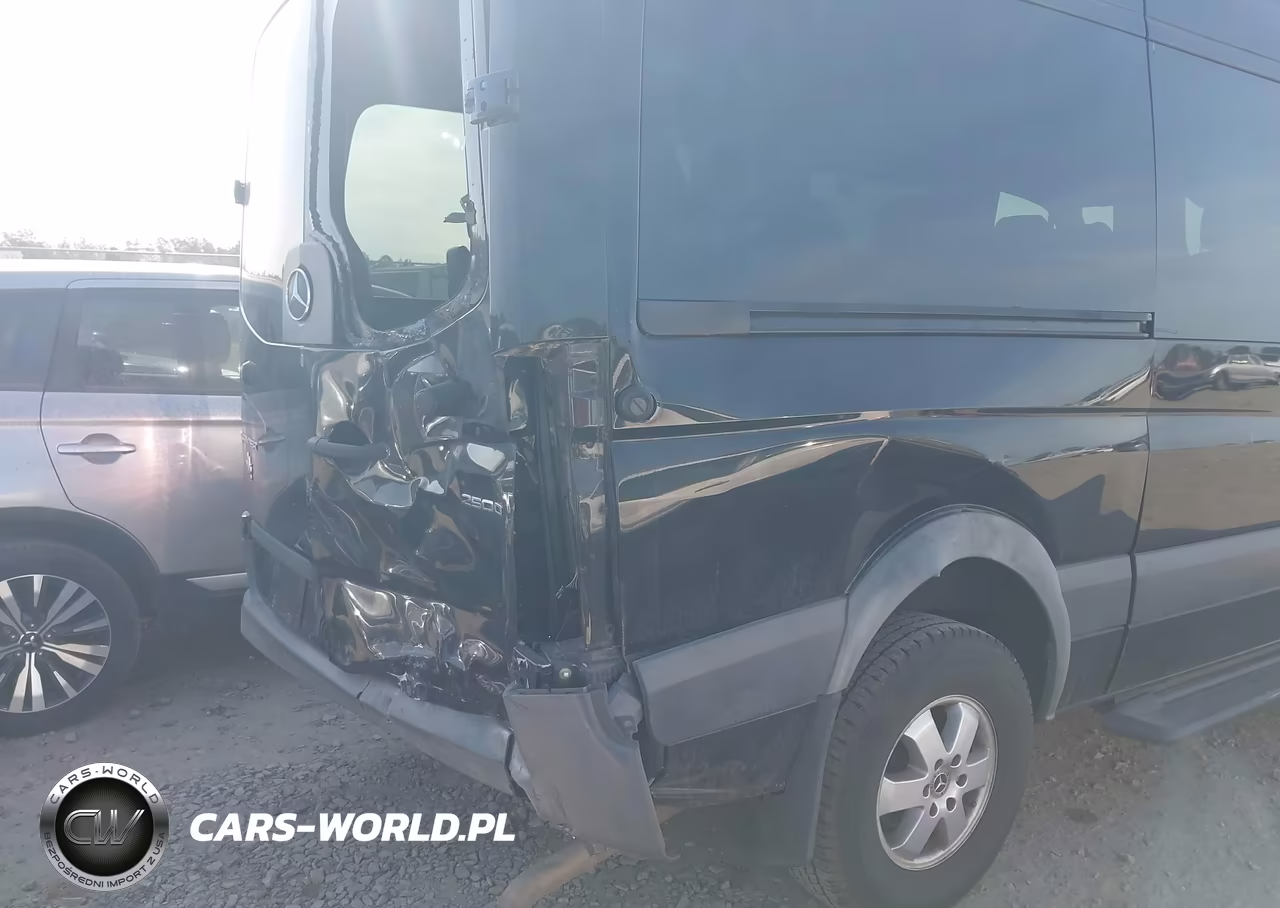 2018 Mercedes-Benz Sprinter 2500 Standard Roof V6 VIN:WDZPE7CD2JP606478 - 6