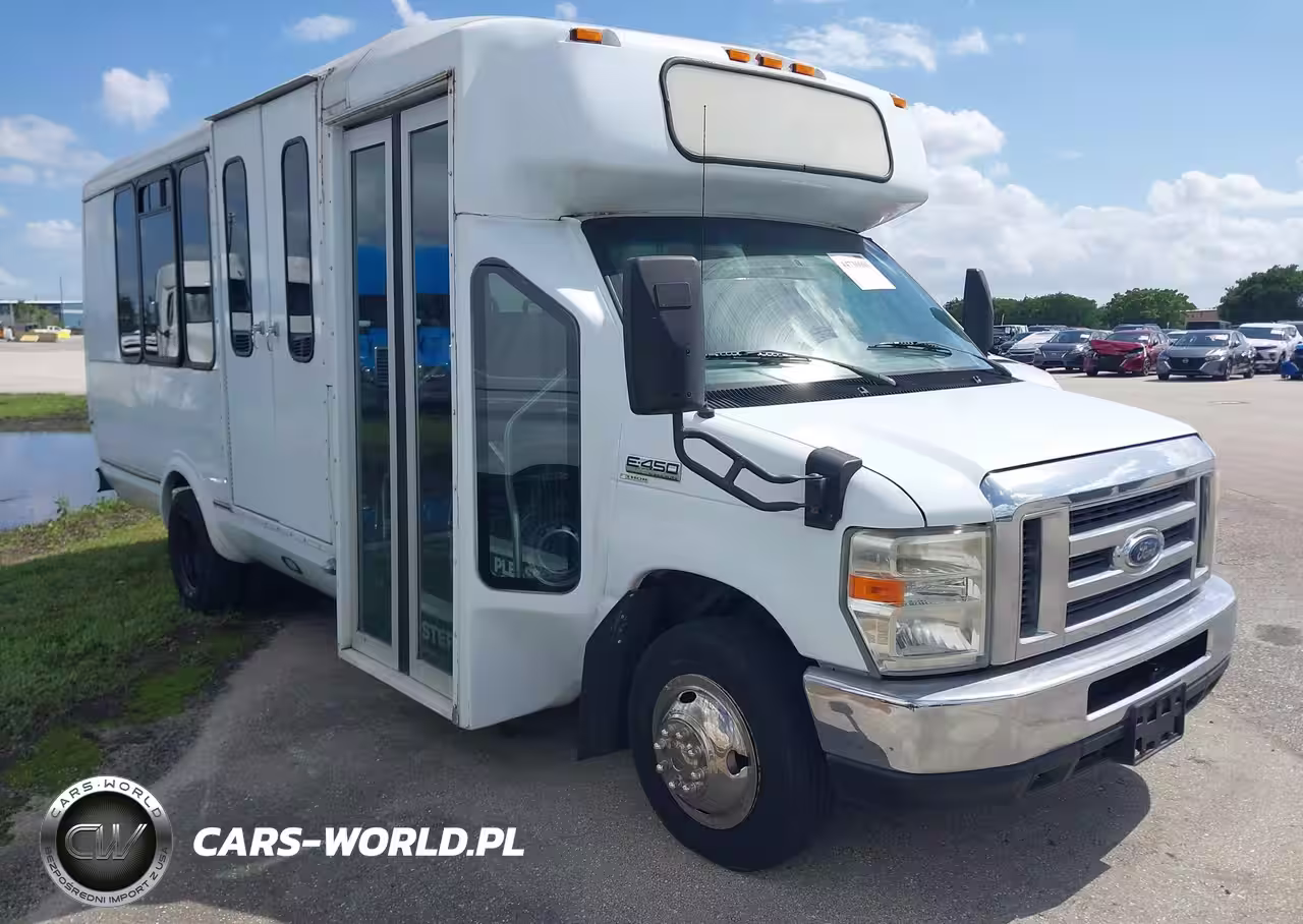 2011 Ford E-450 Cutaway