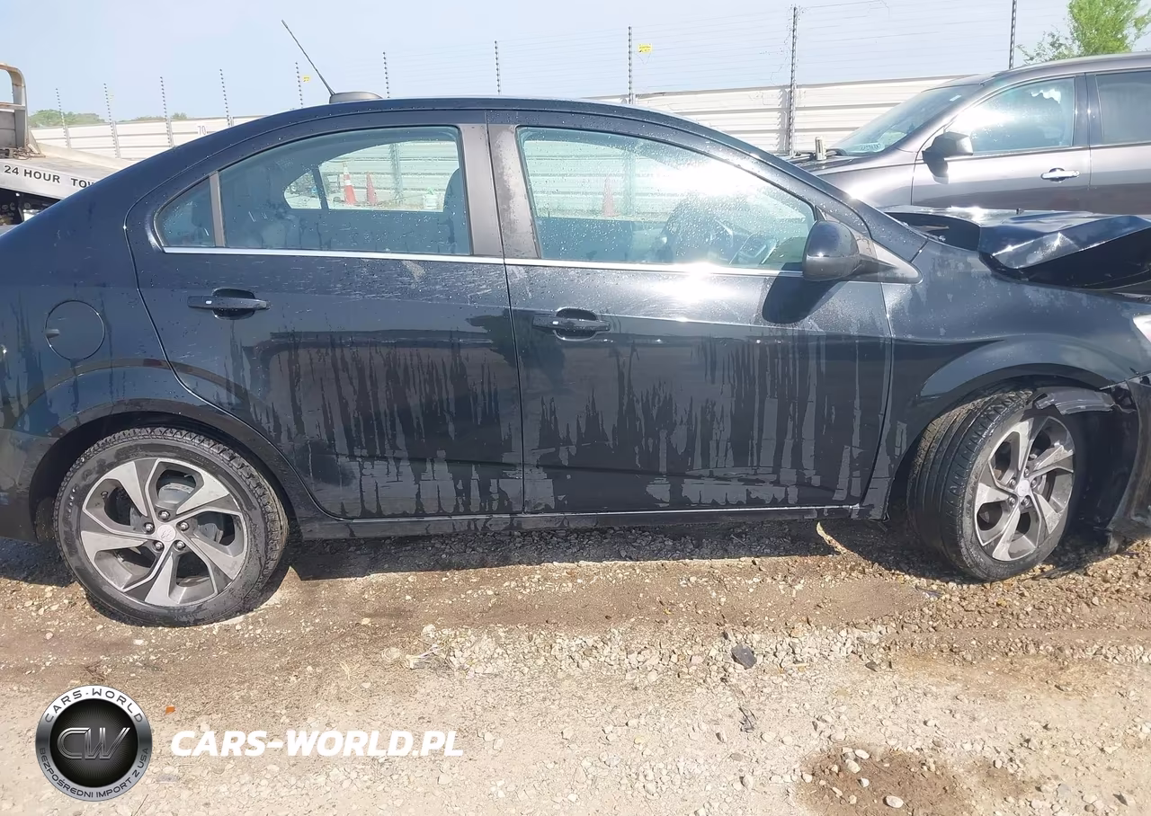 2018 Chevrolet Sonic Premier Auto VIN:1G1JF5SB9J4135768 - 12